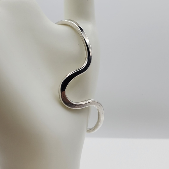 Modernist Sterling Silver Cuff 925 Bracelet Curved 15.75g Vintage Bangle - Picture 9 of 9